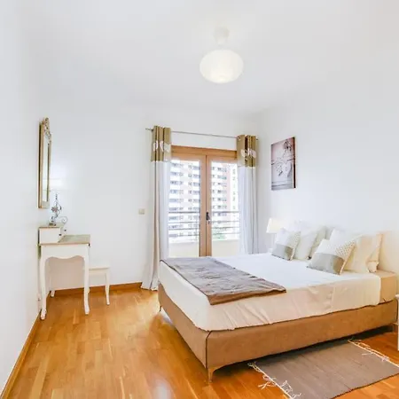 아파트 Apartamento Em Odivelas *